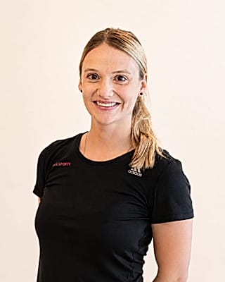 Lisa Schrof — Inhaberin & MyPelvi Trainerin (2022) B.A. Sportökonomie; Mrs.Sporty Trainerin seit 2017