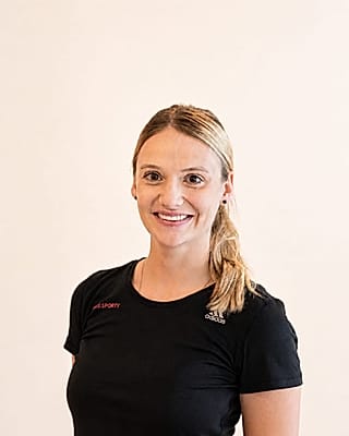Lisa Schrof — Inhaberin & MyPelvi Trainerin (2022) B.A. Sportökonomie; Mrs.Sporty Trainerin seit 2017